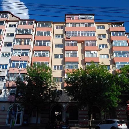 Studio With A View In City Center Targoviste Extérieur photo