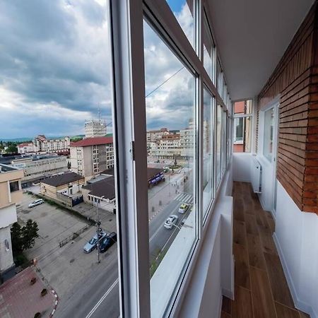Studio With A View In City Center Targoviste Extérieur photo
