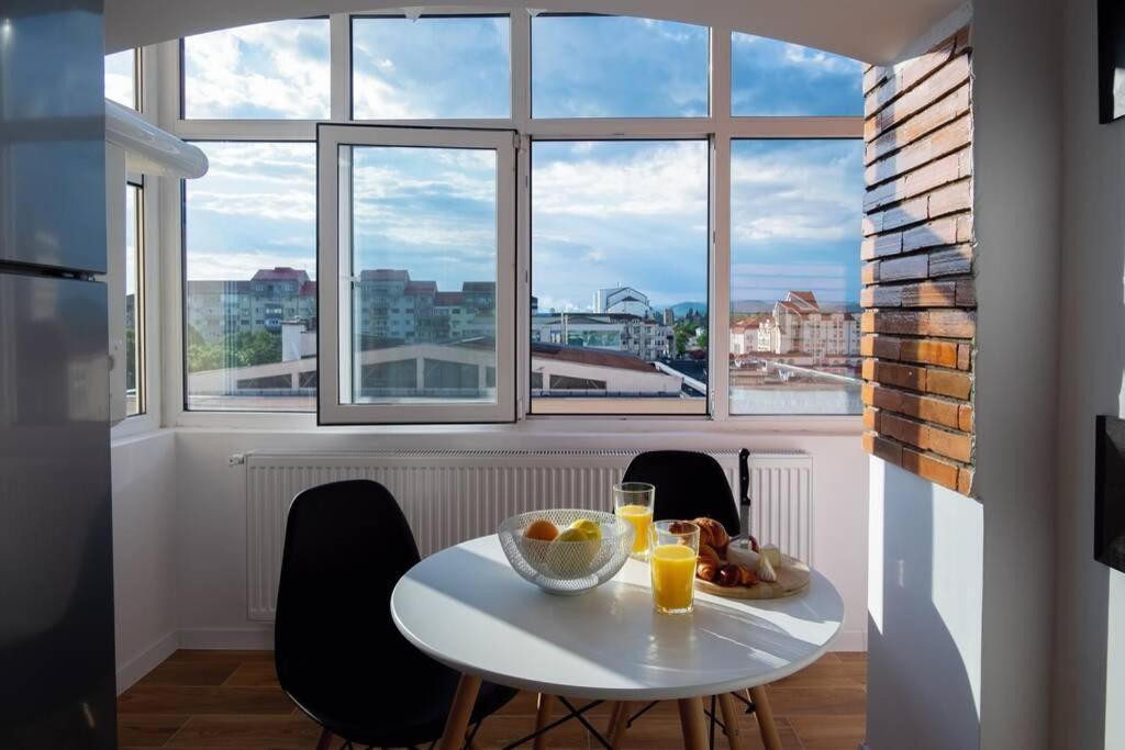 Studio With A View In City Center Targoviste Extérieur photo