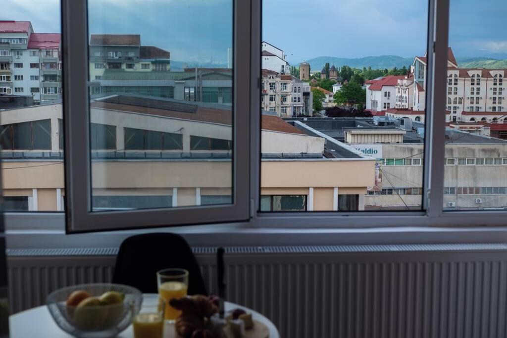 Studio With A View In City Center Targoviste Extérieur photo